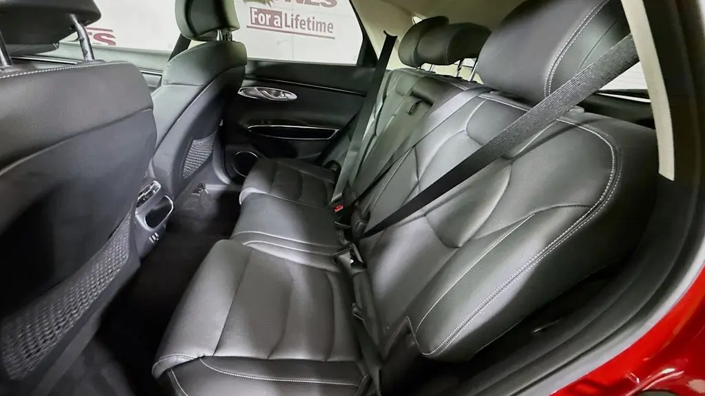 2025 Genesis GV70 2.5T Standard