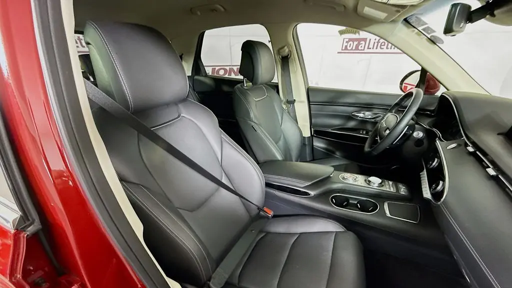 2025 Genesis GV70 2.5T Standard