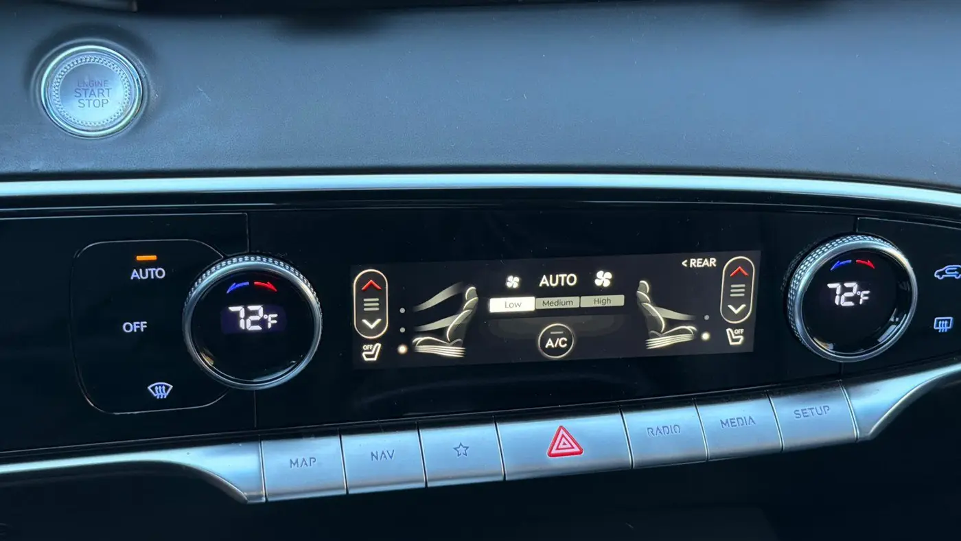 2025 Genesis GV70 2.5T Standard