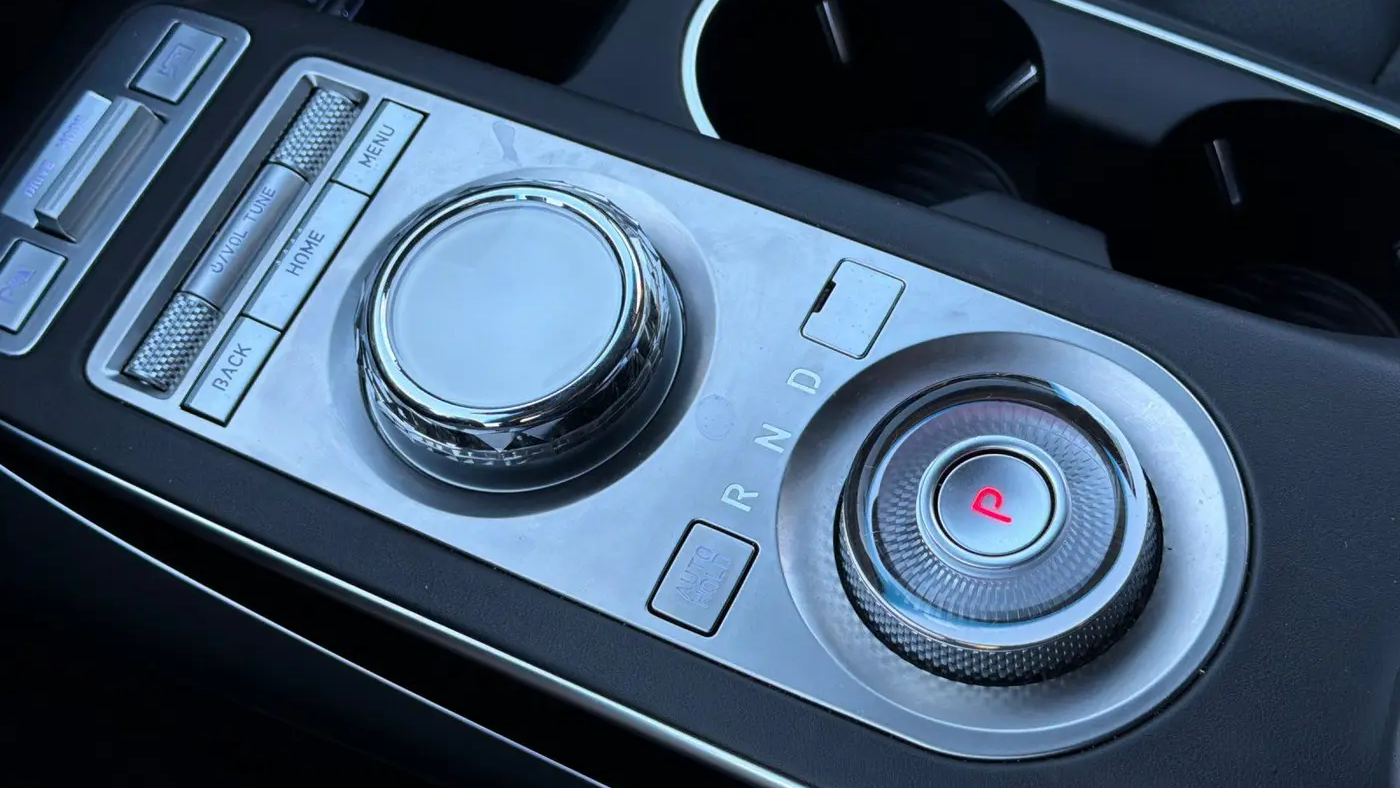 2025 Genesis GV70 2.5T Standard