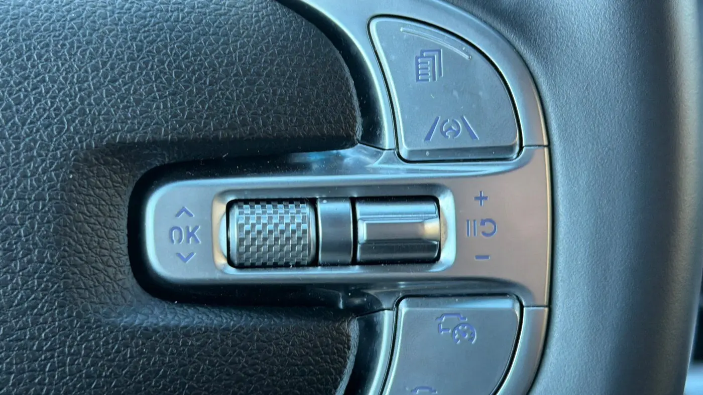 2025 Genesis GV70 2.5T Standard