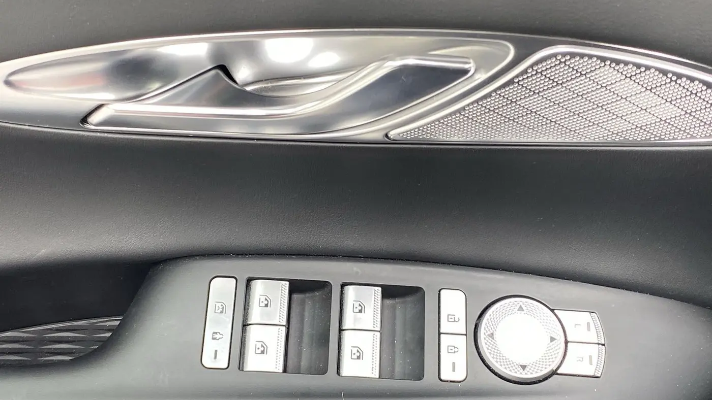 2025 Genesis GV70 2.5T Standard