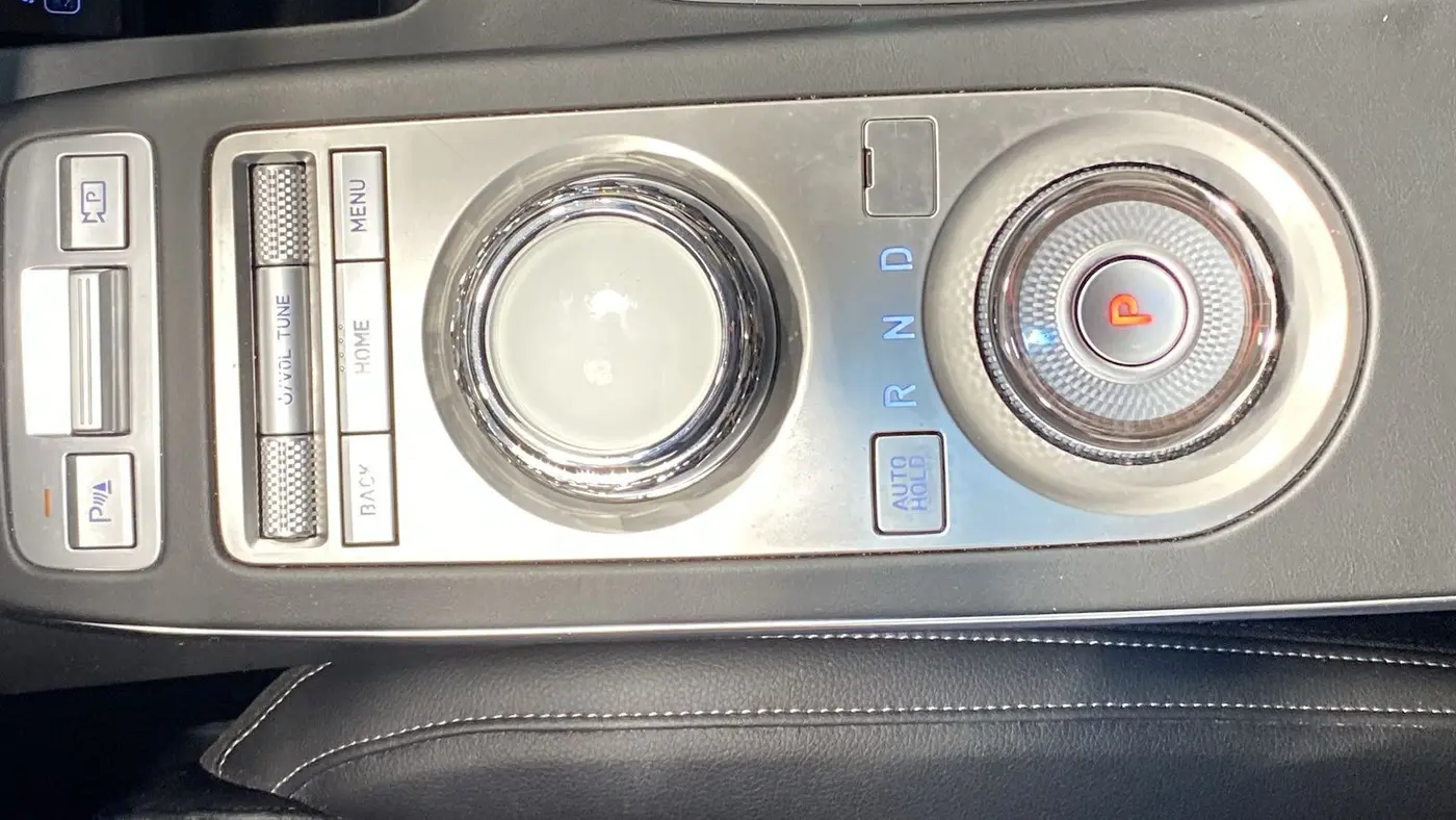 2025 Genesis GV70 2.5T Standard