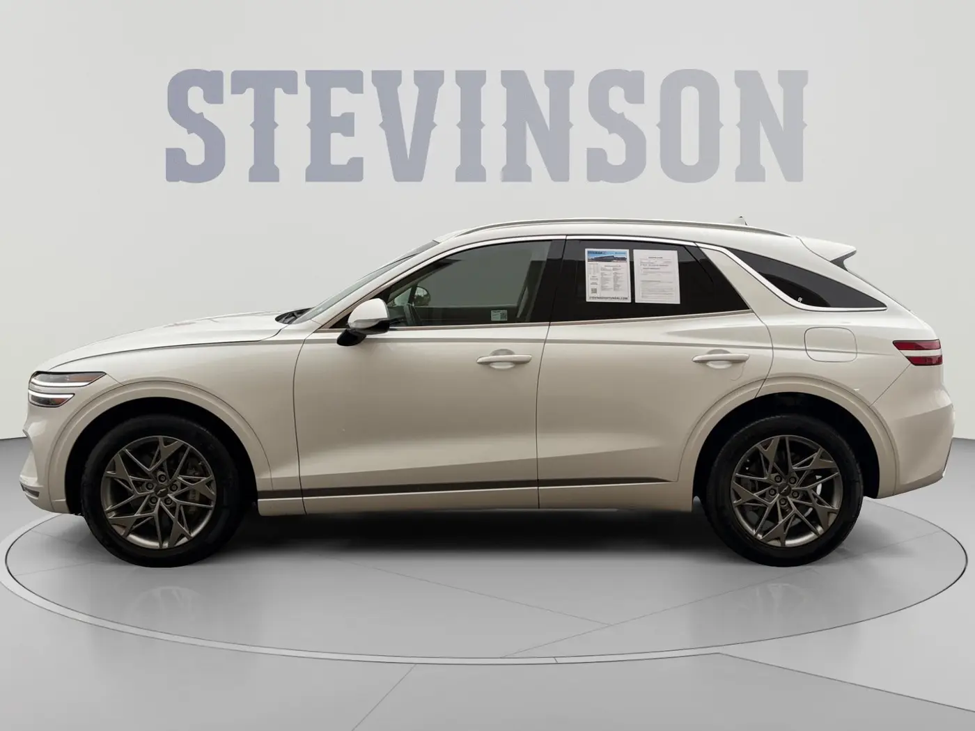 2025 Genesis Gv70 - $28,500
