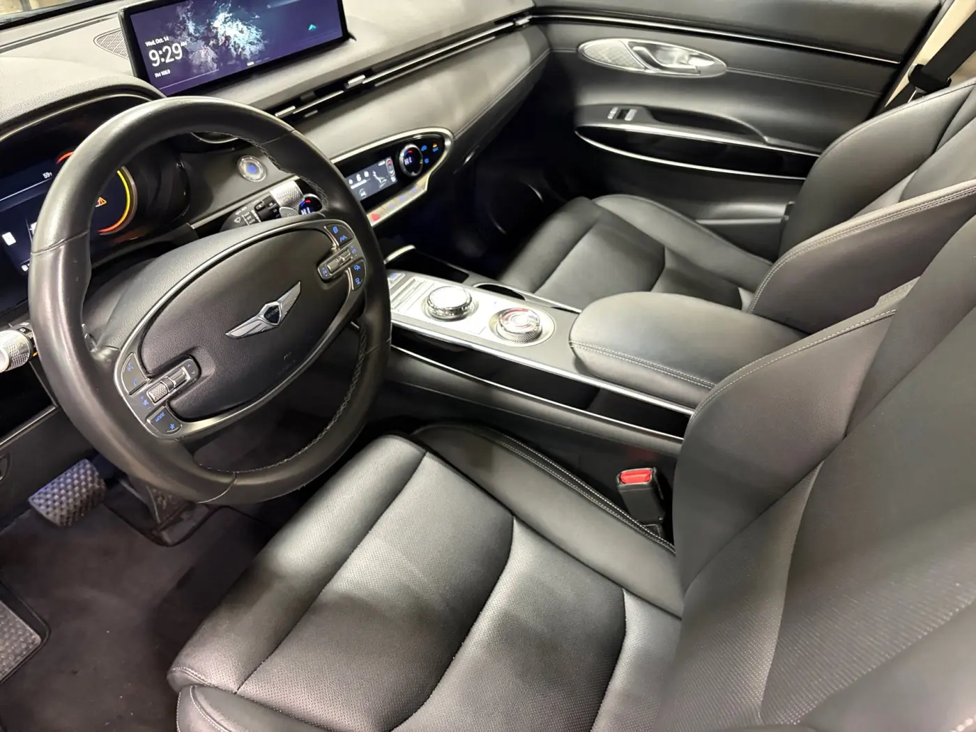 2025 Genesis Gv70 - $28,500
