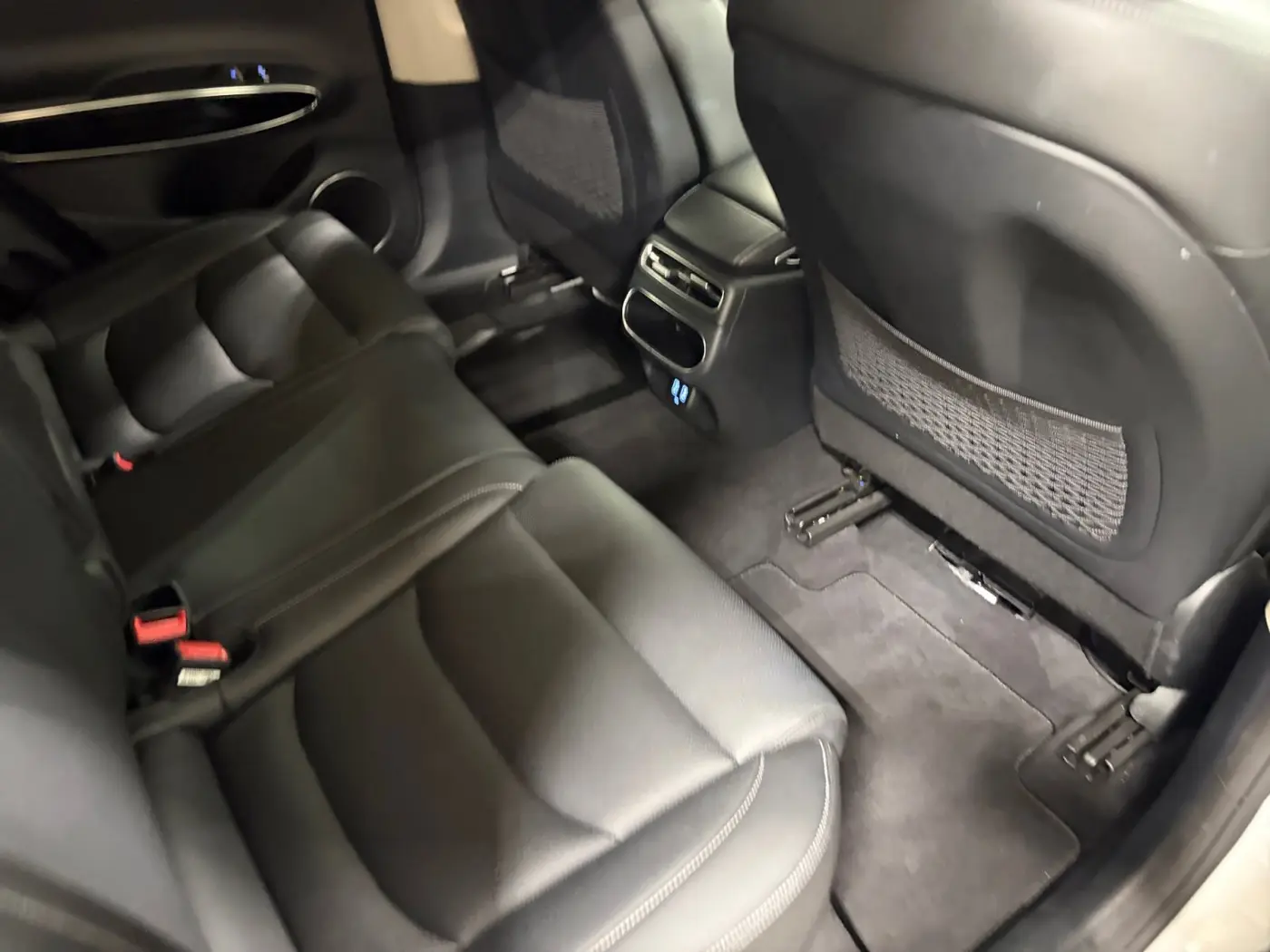 2025 Genesis Gv70 - $28,500
