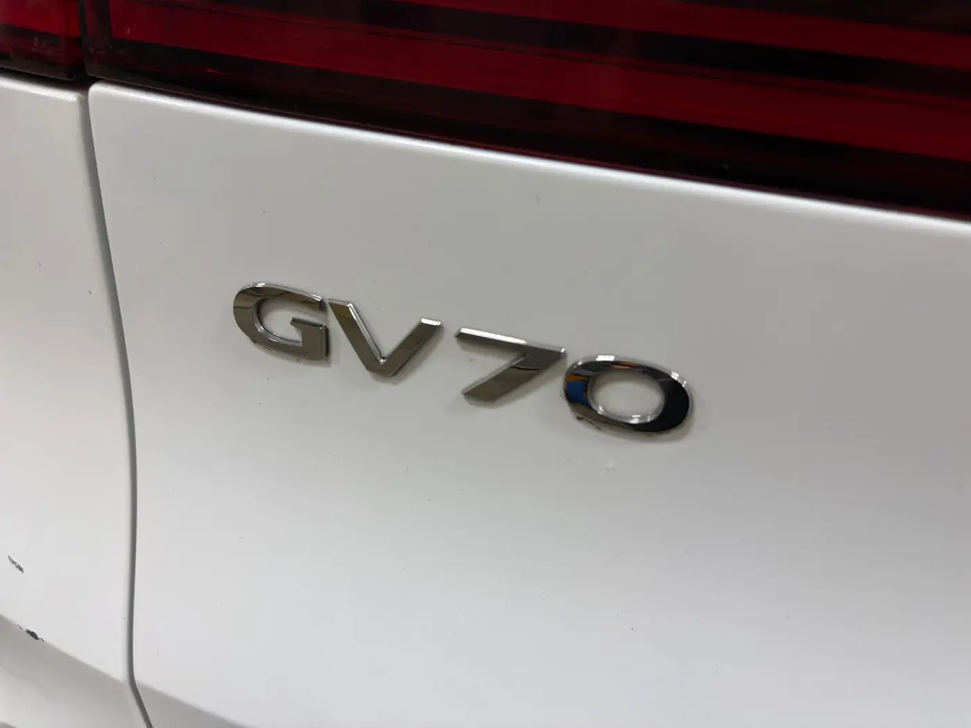 2025 Genesis Gv70 - $28,500