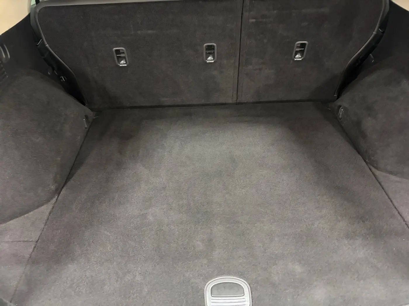 2025 Genesis Gv70 - $28,500