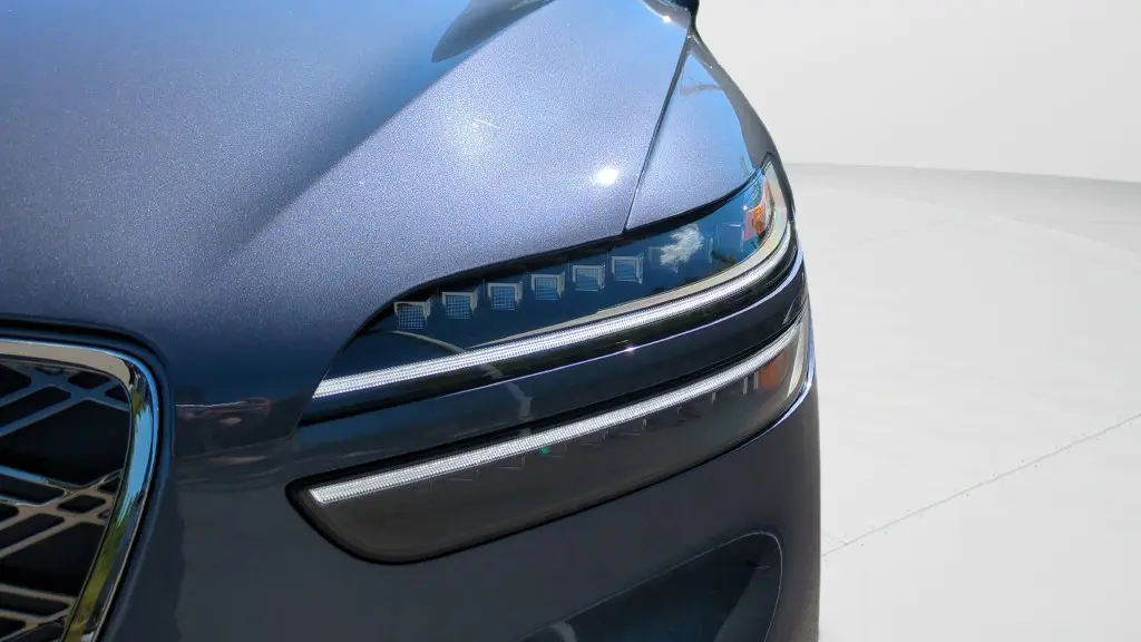 2026 Genesis Gv70 - $42,899
