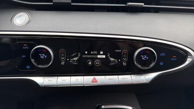 2024 Genesis GV70 2.5T Standard