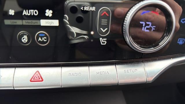 2024 Genesis GV70 2.5T Standard