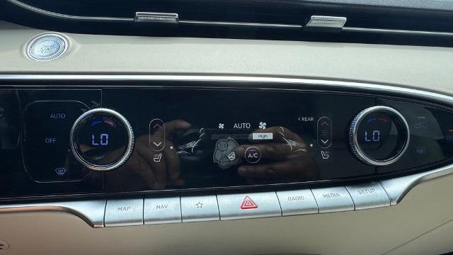2024 Genesis GV70 2.5T Standard