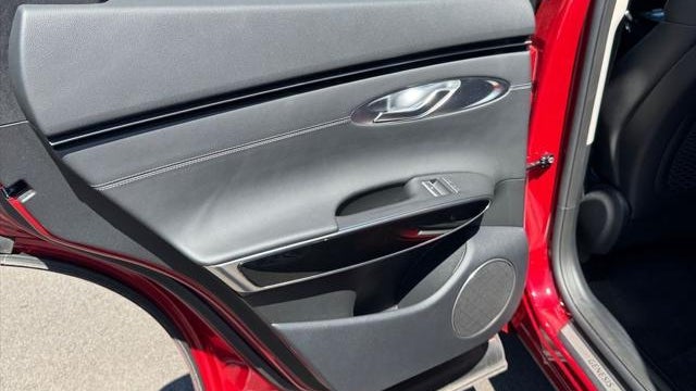 2025 Genesis GV70 2.5T Standard