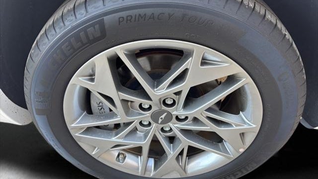 2025 Genesis GV70 2.5T Standard