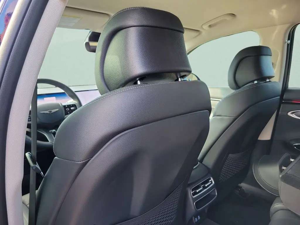 2026 Genesis Gv70 - $46,499