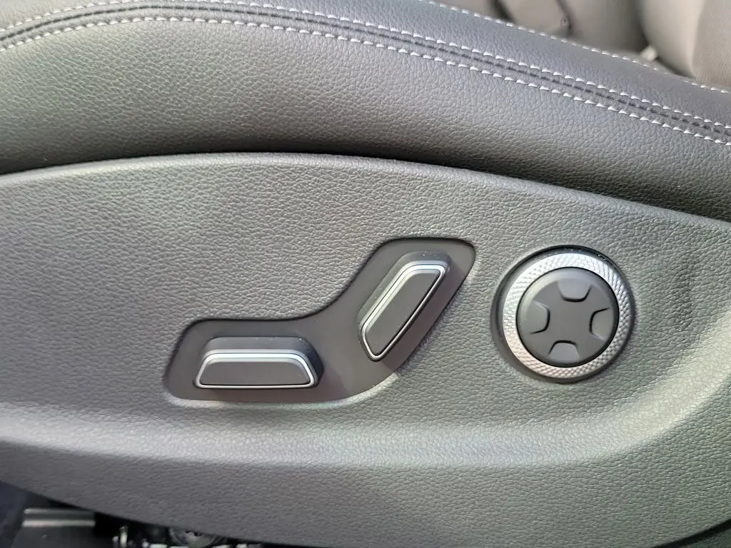 2026 Genesis Gv70 - $46,499