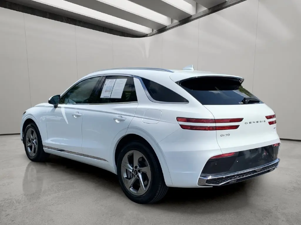 2026 Genesis Gv70 - $43,654
