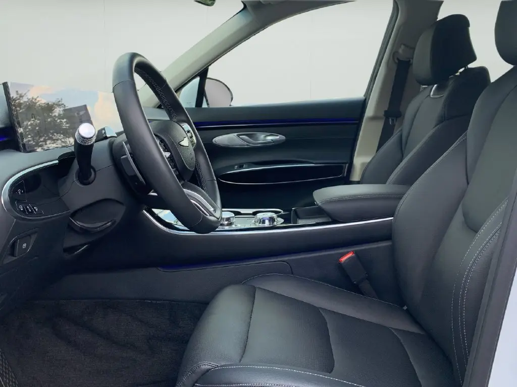 2026 Genesis Gv70 - $43,654