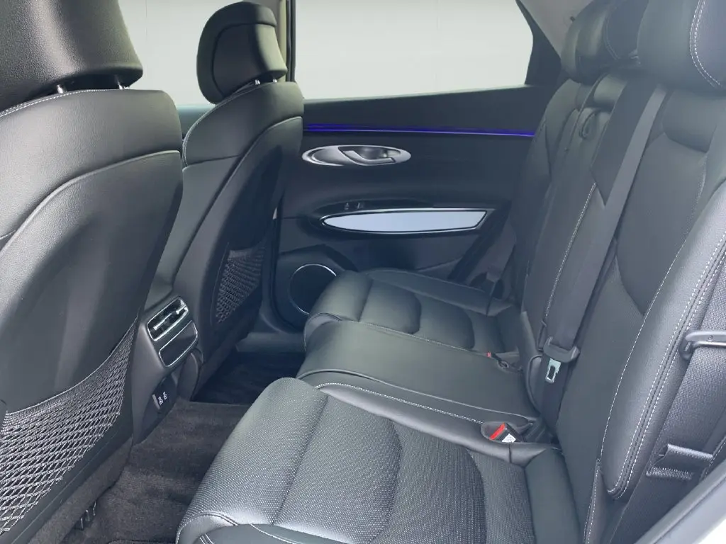 2026 Genesis Gv70 - $43,654