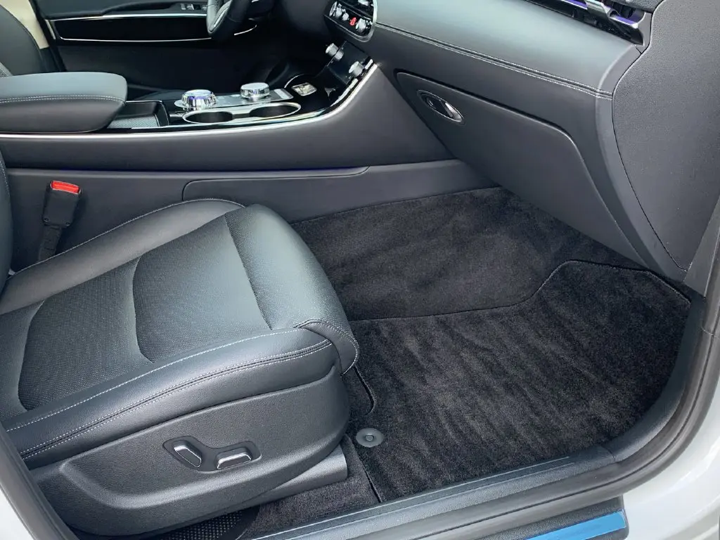 2026 Genesis Gv70 - $43,654