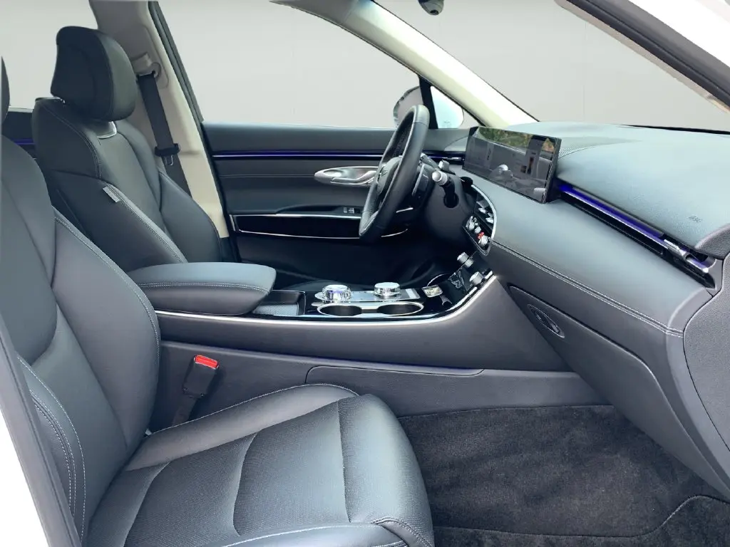 2026 Genesis Gv70 - $43,654