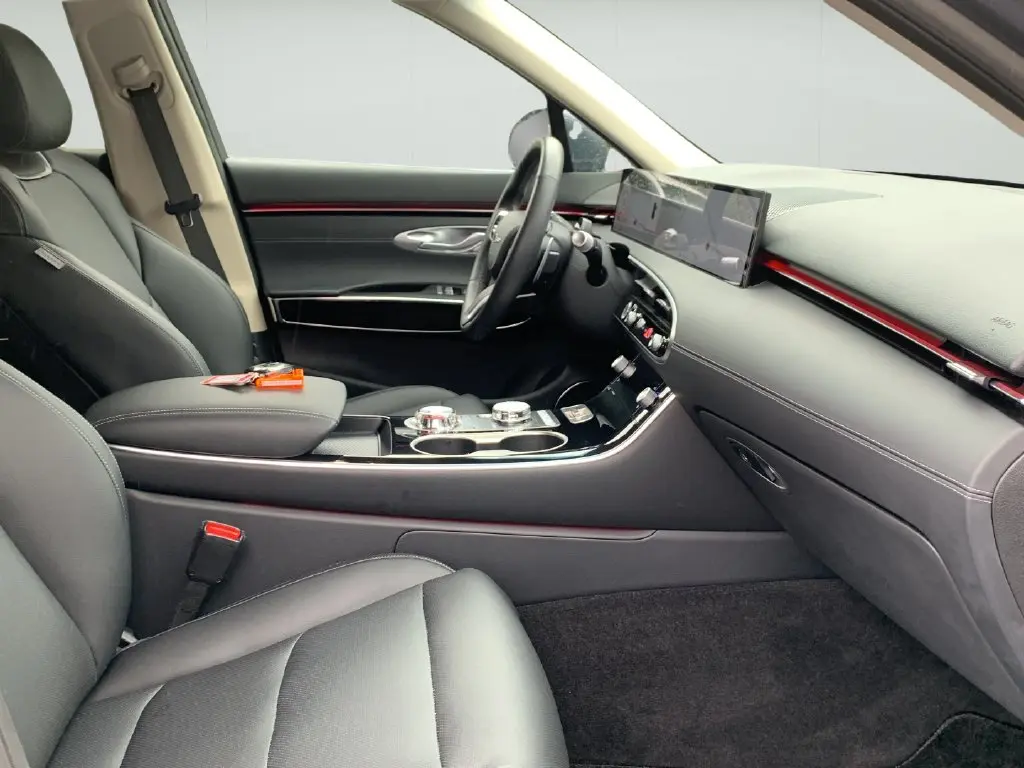 2026 Genesis Gv70 - $43,808
