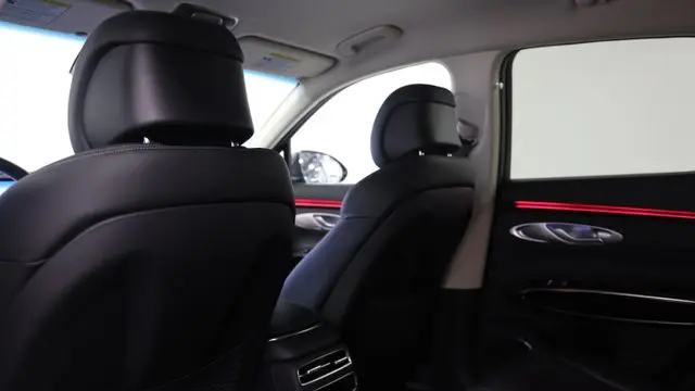 2026 Genesis GV70 2.5T Standard
