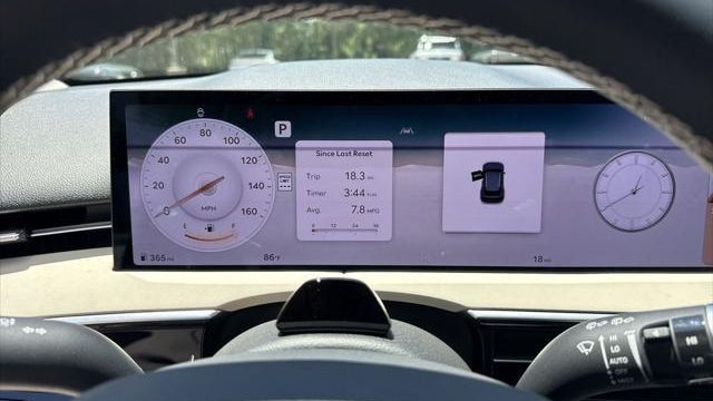 2026 Genesis GV70 2.5T Standard