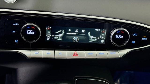 2024 Genesis GV70 2.5T Standard