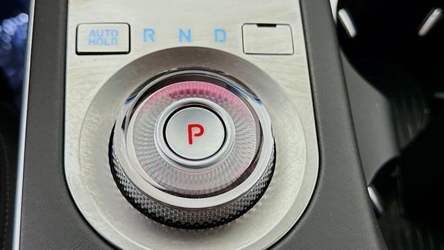 2024 Genesis GV70 2.5T Standard