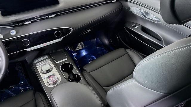 2024 Genesis GV70 2.5T Standard