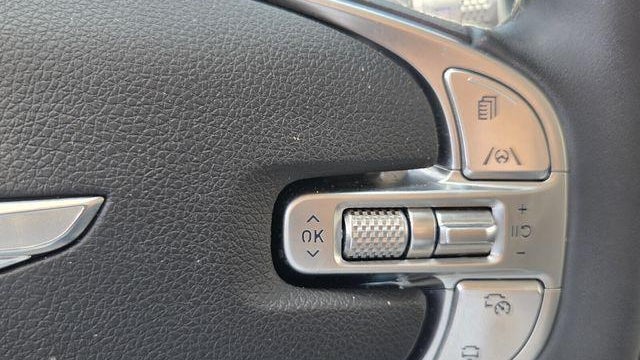2024 Genesis GV70 2.5T Standard