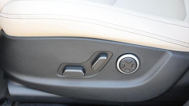2025 Genesis GV70 2.5T Standard