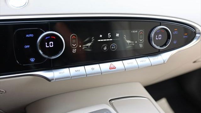 2025 Genesis GV70 2.5T Standard