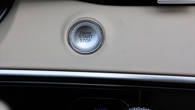 2025 Genesis GV70 2.5T Standard