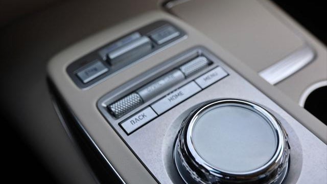 2025 Genesis GV70 2.5T Standard