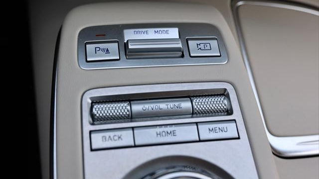 2025 Genesis GV70 2.5T Standard