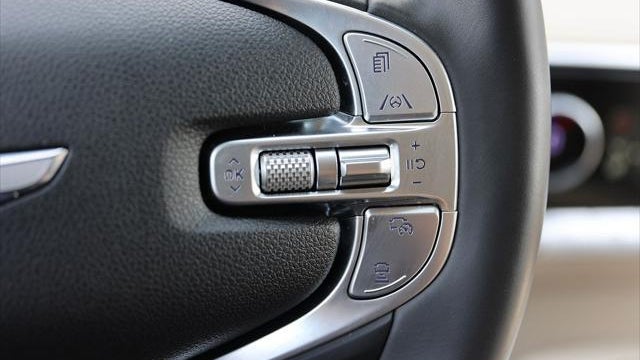 2025 Genesis GV70 2.5T Standard