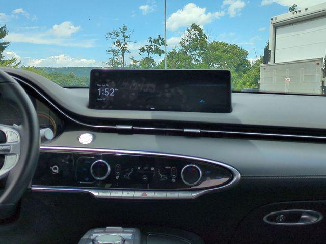 2025 Genesis Gv70 - $31,550