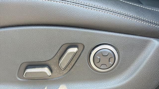 2026 Genesis GV70 2.5T Standard