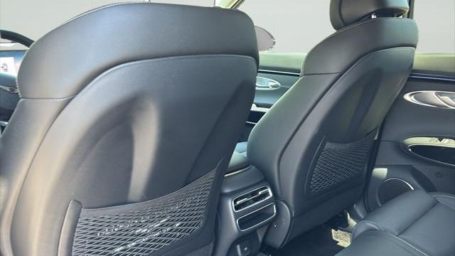 2026 Genesis GV70 2.5T Standard
