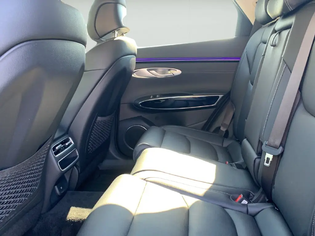 2026 Genesis Gv70 - $45,654