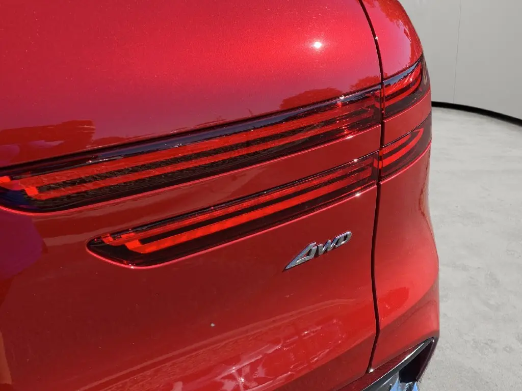 2026 Genesis Gv70 - $45,654