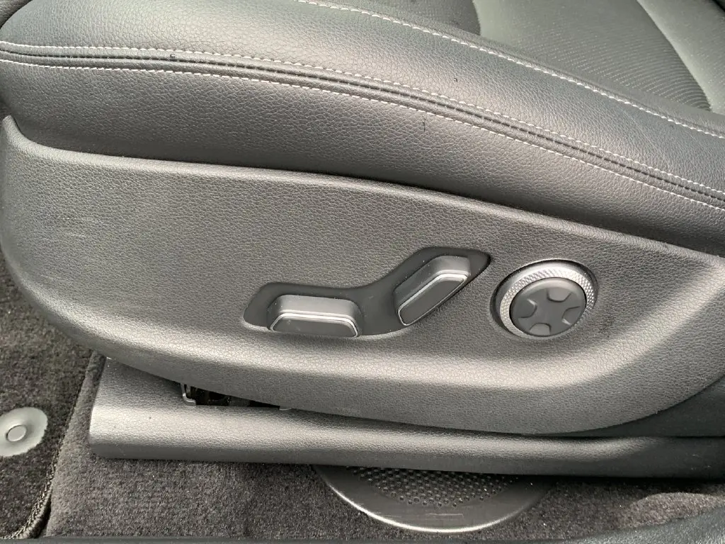 2026 Genesis Gv70 - $42,987