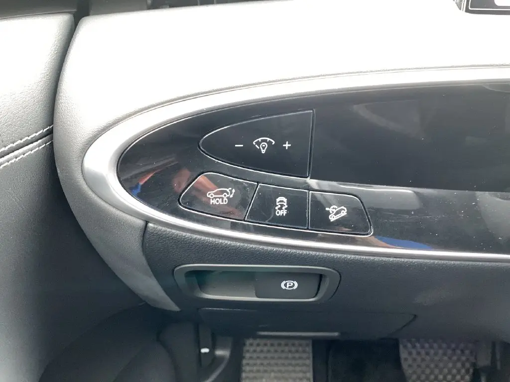 2026 Genesis Gv70 - $42,987