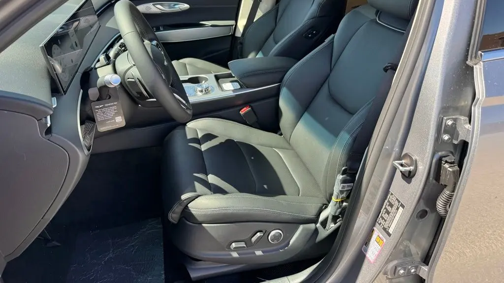 2026 Genesis GV70 2.5T Select