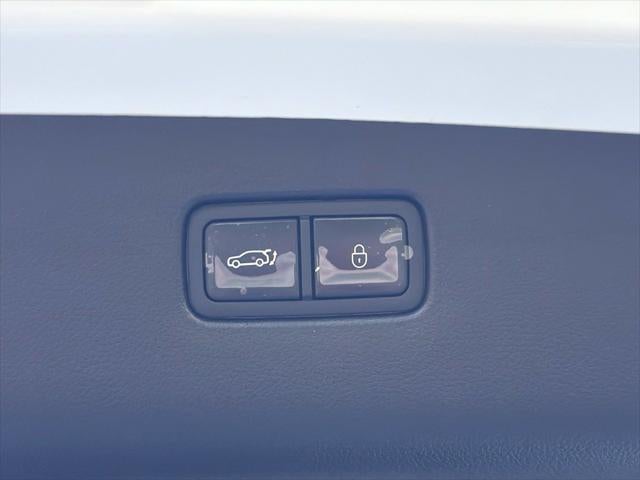 2026 Genesis Gv70 - $49,999