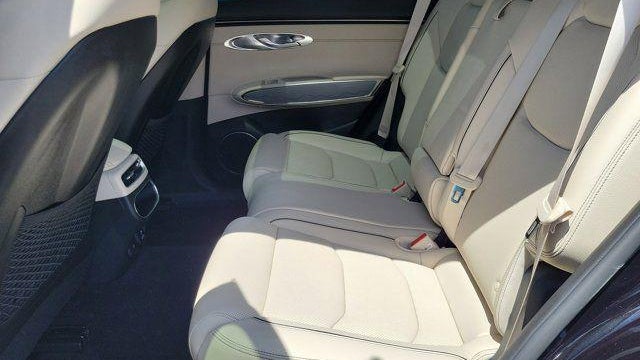 2024 Genesis GV70 2.5T Standard
