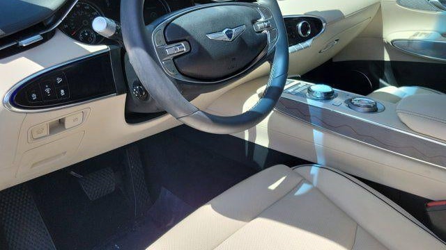 2024 Genesis GV70 2.5T Standard