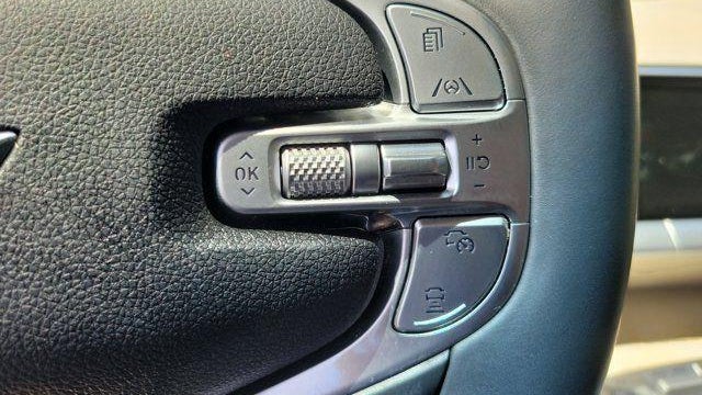 2024 Genesis GV70 2.5T Standard